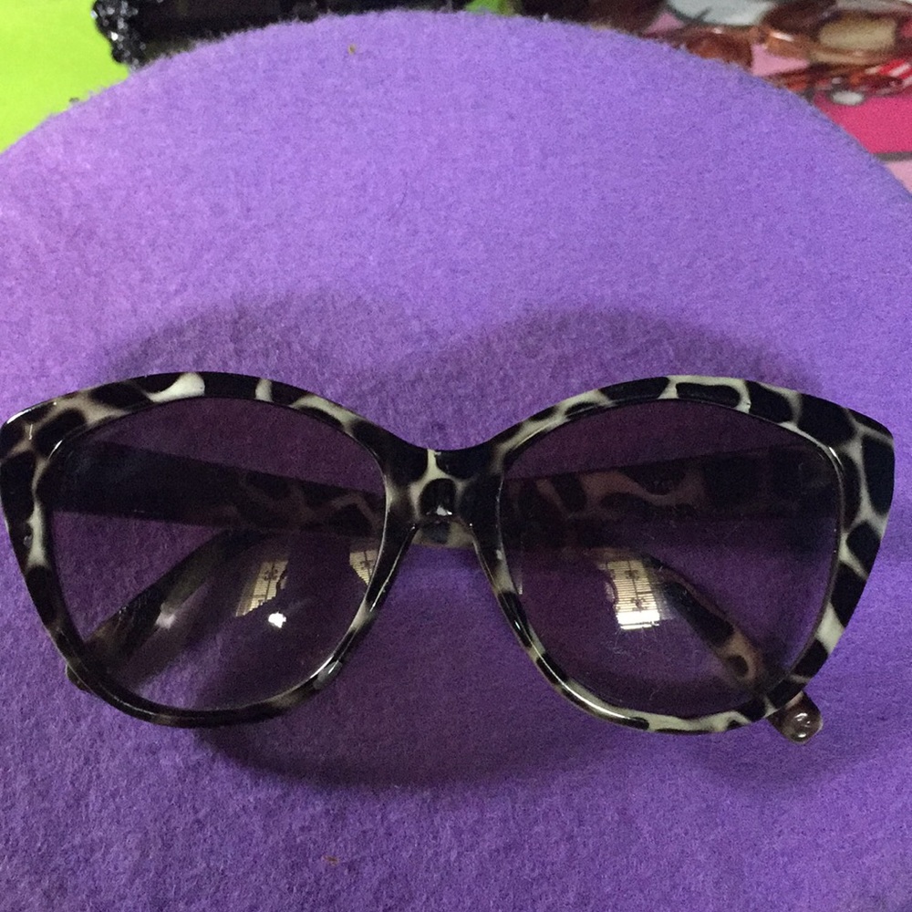 Cat eye oversized sunglasses